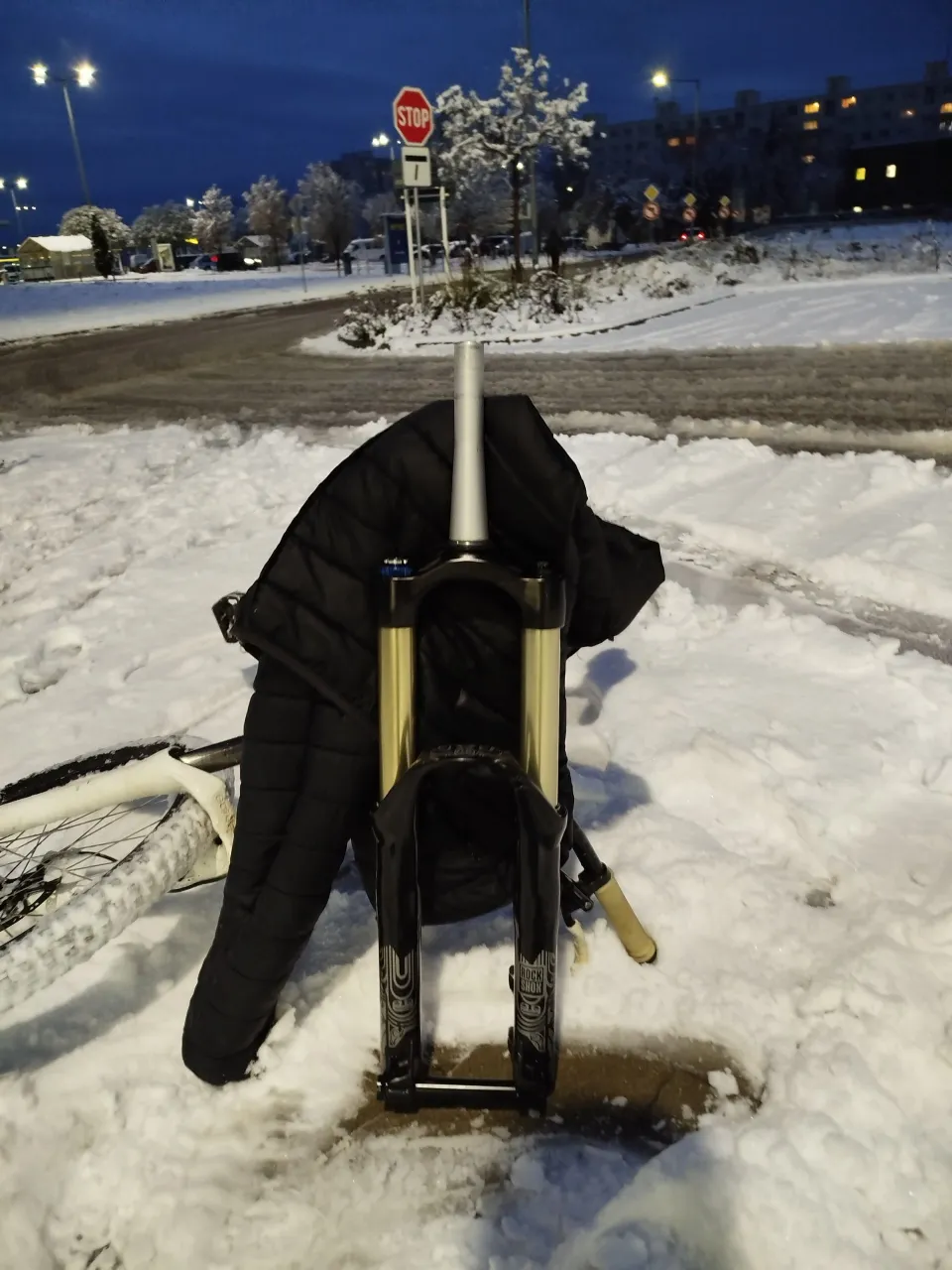 Вилка Marzocchi Bomber, RockShox Totem, RockShox Domain фото 1