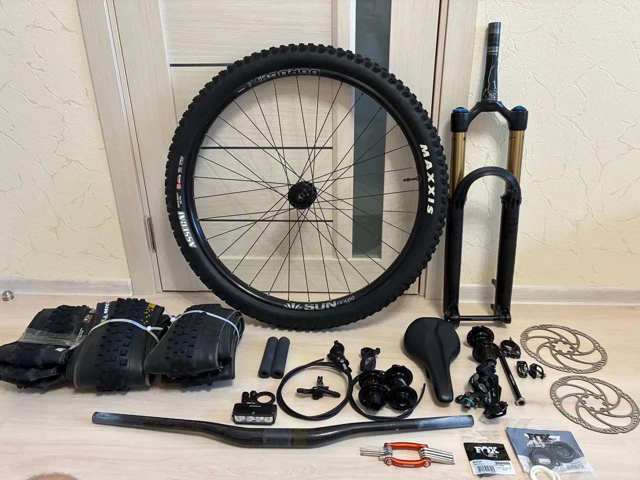 Fox 36 Grip 2 160 mm + колесо Sunringle Duroc 37 + покришки + запчастини фото 1