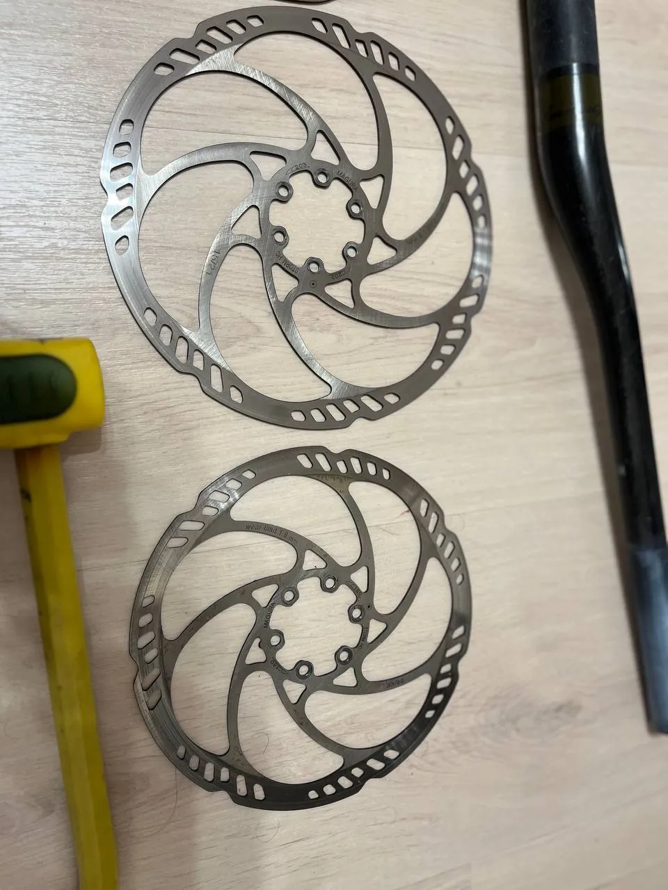 Карбон руль + винос + ротори Magura + мультитул та ін. фото 5