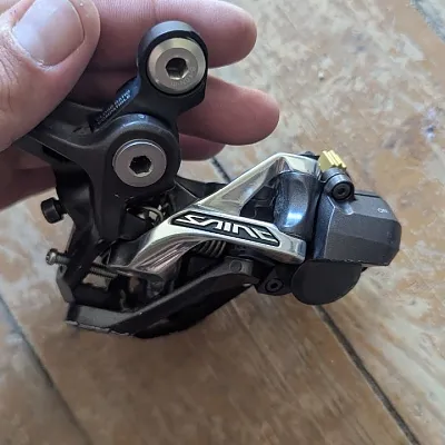Задній перемикач Shimano RD-M820