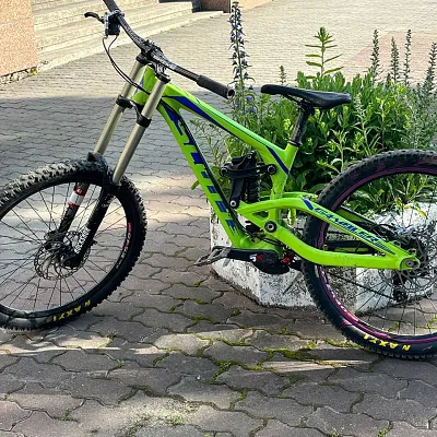 Scott Gambler 10 2013 на новіший байк DH або Specialized Status / Transition Bottle Rocket