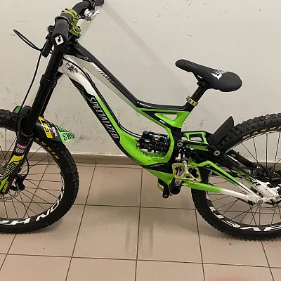 Рама Specialized Demo 8 S + вилка RockShox BoXXer + амортизатор Fox DHX RC4 та ін.