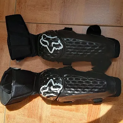 Налокітники FOX TITAN RACE L/XL