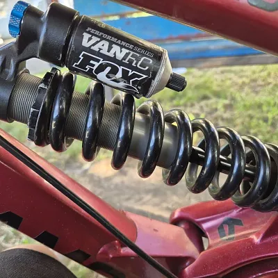 Амортизатор Fox Van RC на RockShox Vivid та подібні
