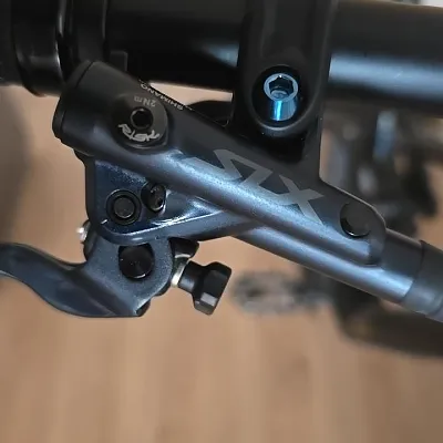 Гальма Shimano + рукави Deore SLX 7100