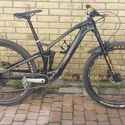Trek Fuel EXE Carbon OCLV електровелосипед