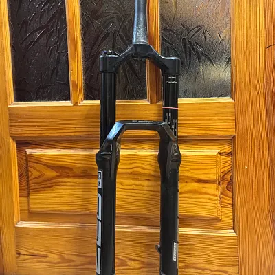 RockShox Domain 27,5 2022