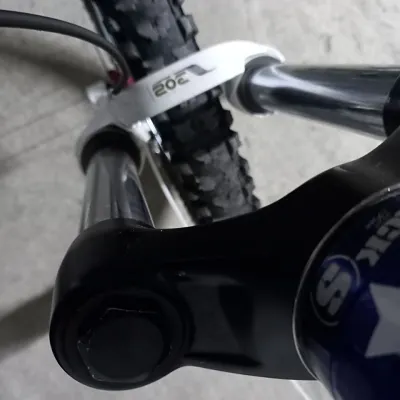 Вилка RockShox Domain 302 180 мм