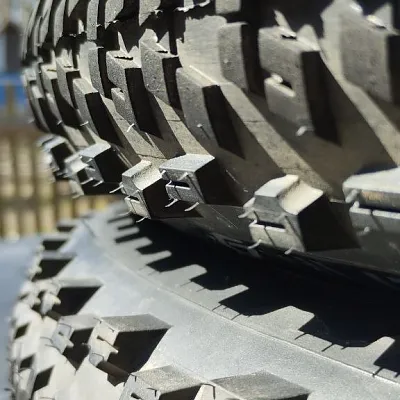 Пара покрышок Hutchinson WYRM 29x2.40 TS TL RDY
