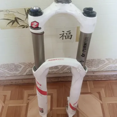 Вилка RockShox Reba Race U-Turn 26"