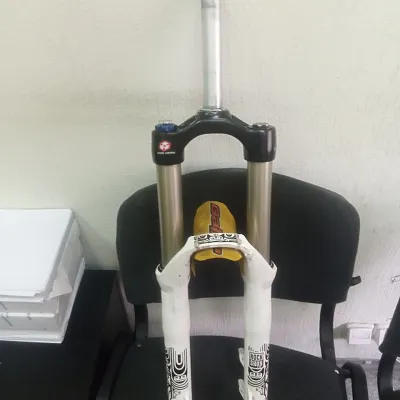 Вилка RockShox Totem Coil 180 мм 26"