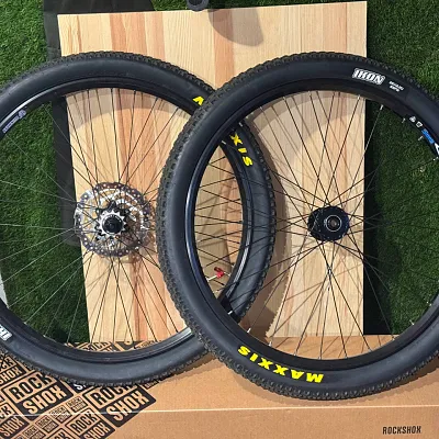 Колеса 26" + покришка Maxxis Icon + Revers Single speed kit