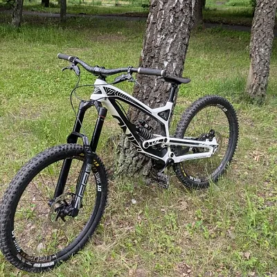 YT Tues MK2 CF Carbo 2017