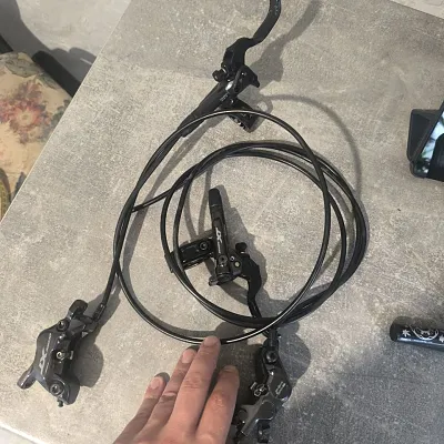 Гідравлічні гальма Shimano BR-M8120