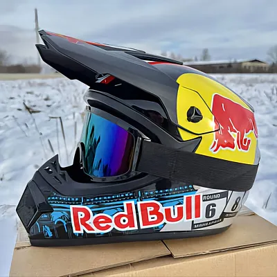 Шолом Red Bull M