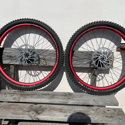 Колеса 27.5 передне 20×110 + задне 157×12
