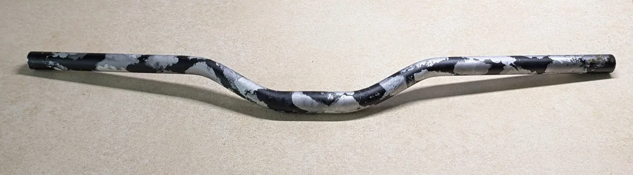 Кермо DaBomb riser bar 690 × 25.4 мм
