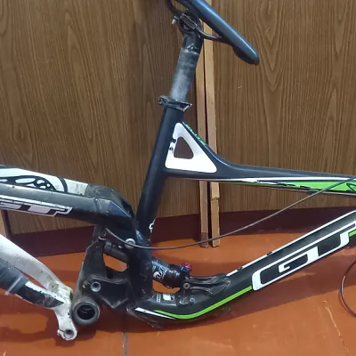 Рама GT Sensor Elite 2014 M + втулка 142x12