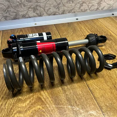 Амортизатор Rock Shox Vivid R2C 241x76 мм