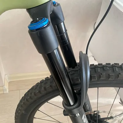 Fox 36 Performance Elite 2023 на Fox 38, RockShox Zeb або Ohlins 38
