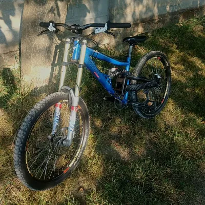 Specialized Big Hit Sport + Rock Shox Boxxer + Fox Vanilla RS