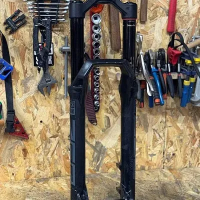 Вилка Rock Shox ZEB Select 29"