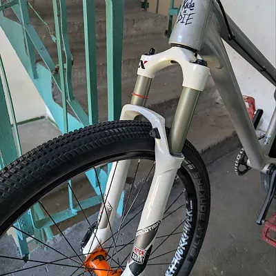 Вилка Rock Shox Revolution 26 110mm 2013
