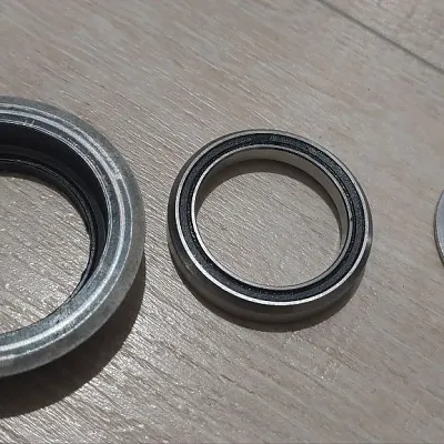 Рульова Hope + гріпси Chromag + покришка Maxxis + обода WTB та ін.