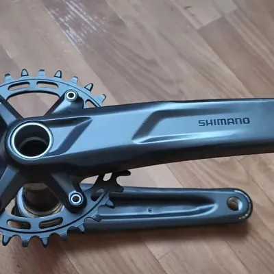 Шатуни Shimano з кареткою і зіркою
