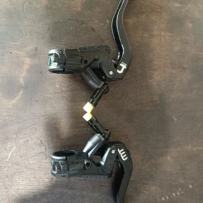 Magura MT5 гальмівні ручки з фітингом