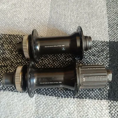 Втулки Shimano 110/15 148/12 32 спиці комплект