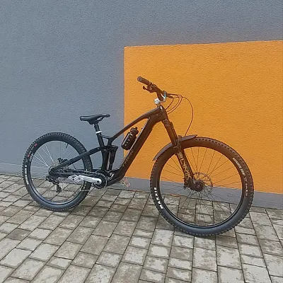 Електровелосипед Trek Fuel EXe Light Carbon OCLV M