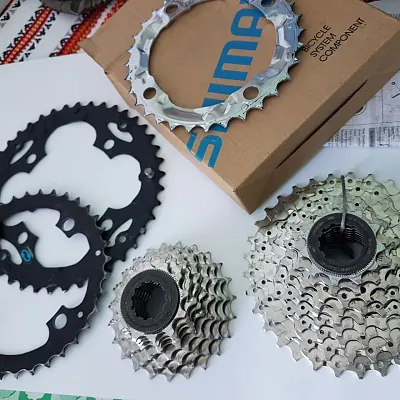 Зірки Shimano Alivio + касети Shimano + пітухи