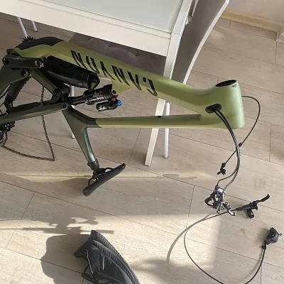 Рама Canyon Spectral CF 8 XL на раму Specialized Status 160 S5-S6
