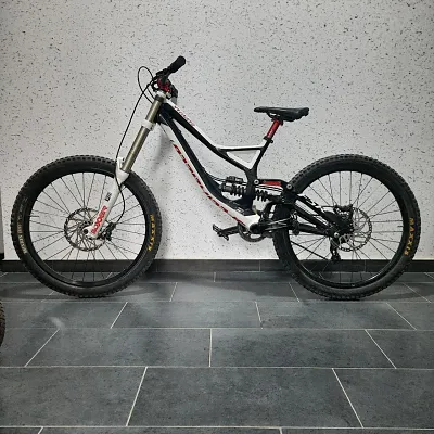 Specialized Demo 8