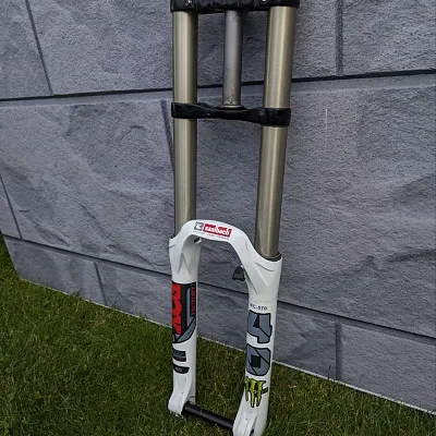 Вилка Fox 40 FIT RC2