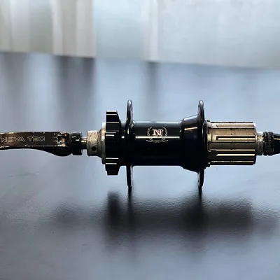 Задня втулка Novatec 135x10mm 32 отвори