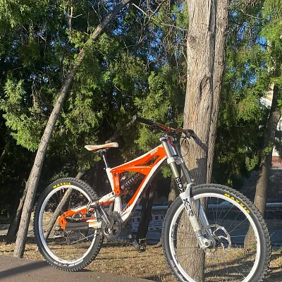 KTM Ratchet алюмінієва рама + RockShox BoXXer + Fox Van RC