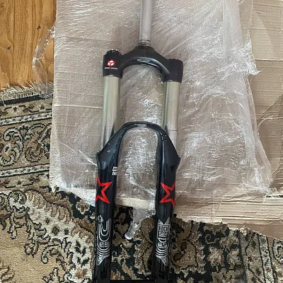 Вилка Rock Shox Totem 180mm