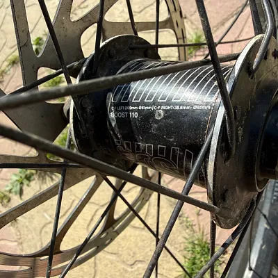 Fox 36 + Fox DPX 2 + SRAM X01 + Truvativ та ін.