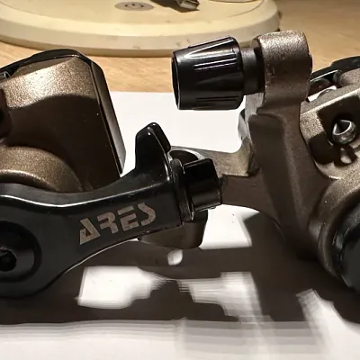 Гальмівні каліпери Ares MDA07 бронзовий