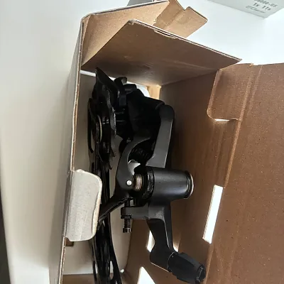 Задній перемикач Shimano CUES RD-U6000-GS 1x11