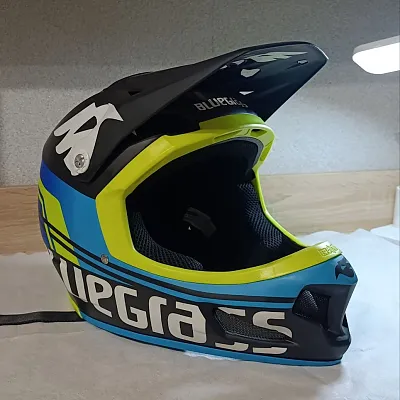 Шолом Bluegrass Brave фулфейс розмір XL