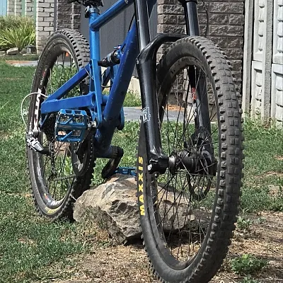 Rockrider FR6 рама + Fox Float RP23 амортизатор + колеса + касета + Magura Louise FR гальма + Truvativ Ruction шатуни та