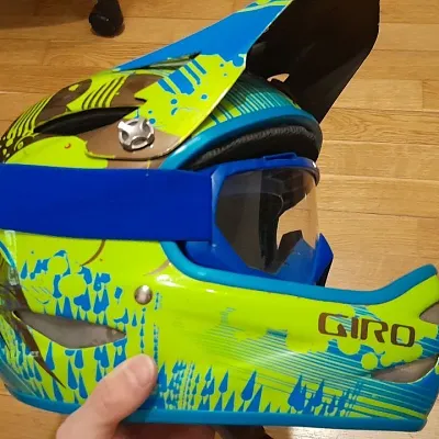 Шолом Giro Remedy M із чохлом та маскою