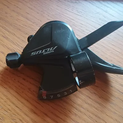 Перемикач задній Shimano Altus 9 швидкостей
