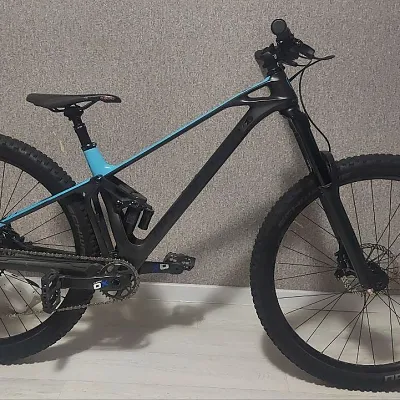Mondraker Foxy Carbon R 29