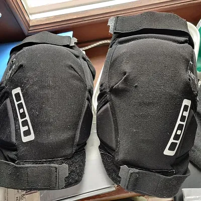Захист колін ION K_Pact Zip XL