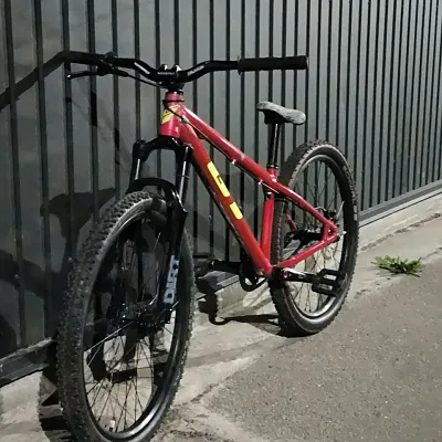 GT LaBomba dirt велосипед