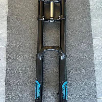 Вилка Fox 40 Performance Elite 200mm 27.5